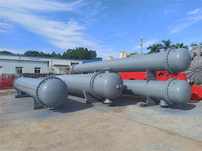 管殼式浮頭換熱器_洛陽潤成.jpg
